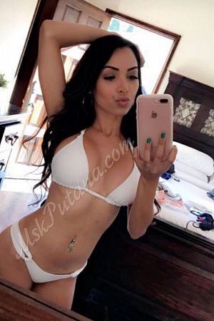 вера, метро Театральная