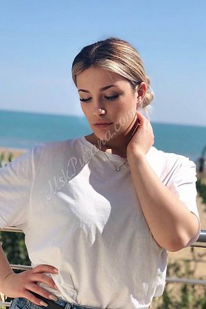 Юля, метро Щёлковская