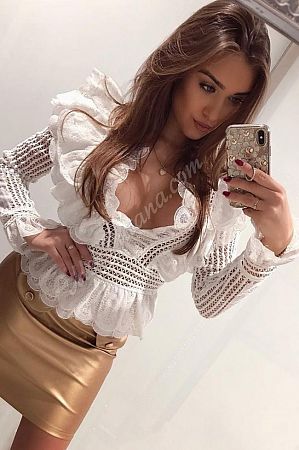 Кира, метро Чкаловская