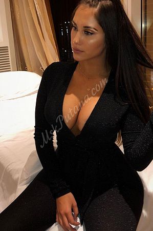 Вероника, метро Театральная