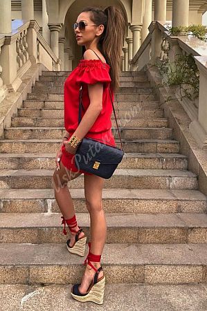 Юля, метро Пражская