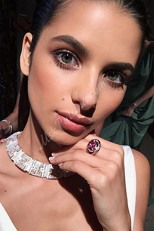 Юля, метро Аннино