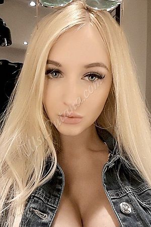 Оленька, метро Царицыно