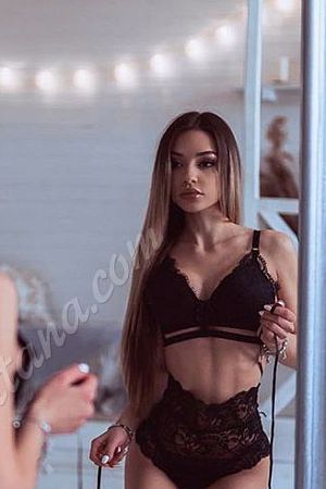 Аня, метро Коломенская