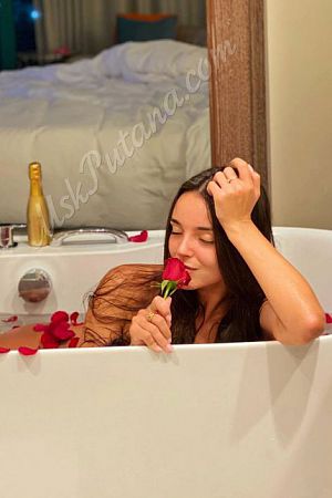 Лика, метро Цветной бульвар