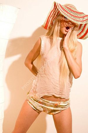 Олеся, метро Театральная