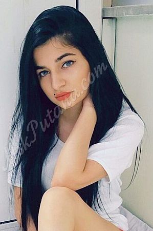 Есения, метро Красносельская