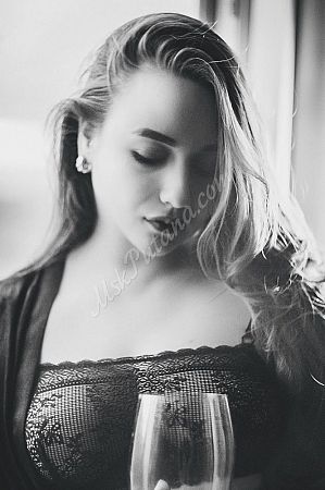 елена, метро Арбатская