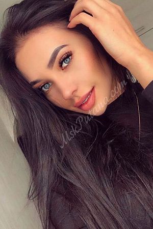 оля, метро Курская