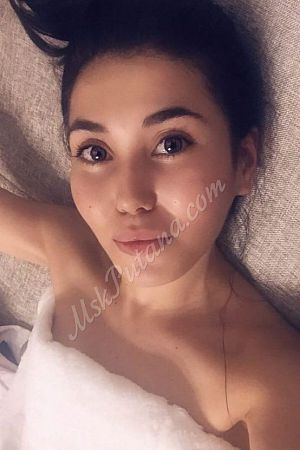 Нюша, метро Бульвар Дмитрия Донского