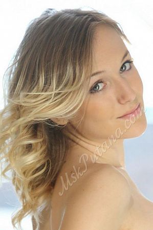 Лина, метро Кутузовская