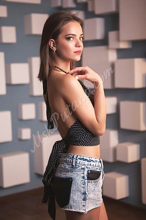 Ася, метро Царицыно