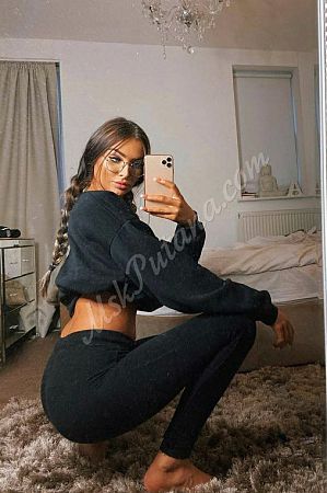 Лена, метро Крымская