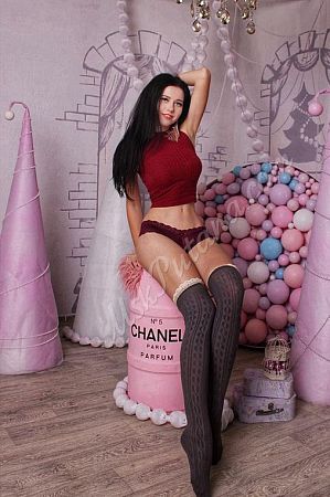 Катя, метро Площадь Революции