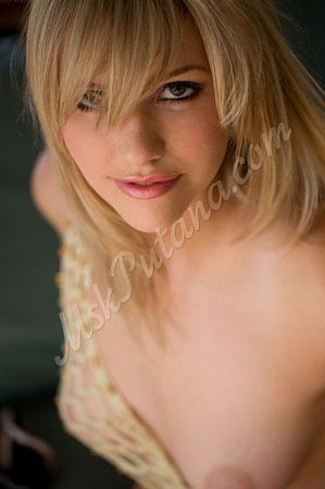 Катя, метро Добрынинская