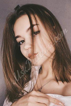 Лена, метро Белорусская