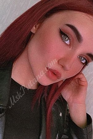 Маша, метро Боровицкая