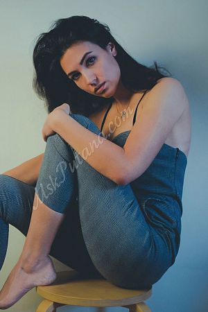 Анна, метро Достоевская