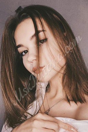 Анна, метро Цветной бульвар