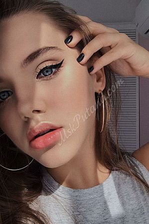 Лена, метро Андроновка