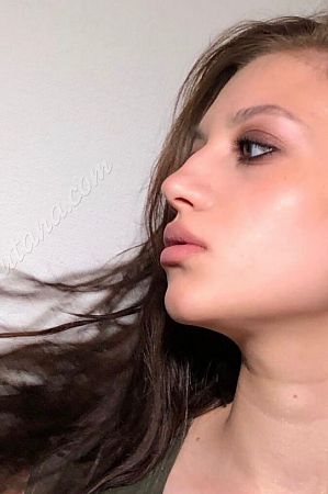 Анжелла, метро Верхние Котлы