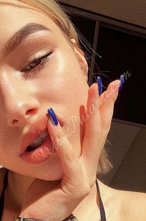 Лена, метро Алексеевская