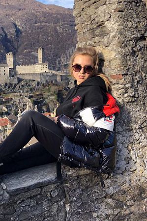 Анжелла, метро Шаболовская