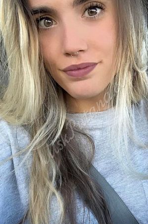 Лена, метро Калужская