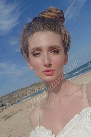 Лена, метро Котельники