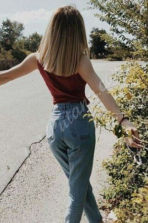 Лена, метро Достоевская