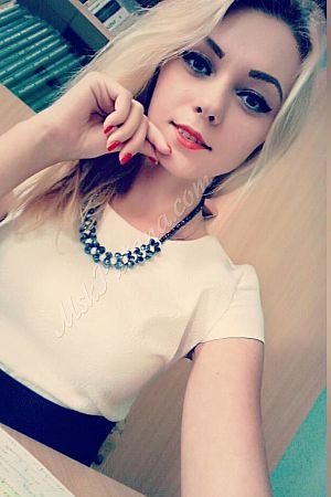 Анна, метро Цветной бульвар