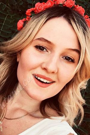 Лена, метро Смоленская