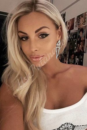 кристина, метро Озёрная