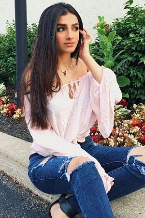 ЕЛЕЯ, метро Деловой центр