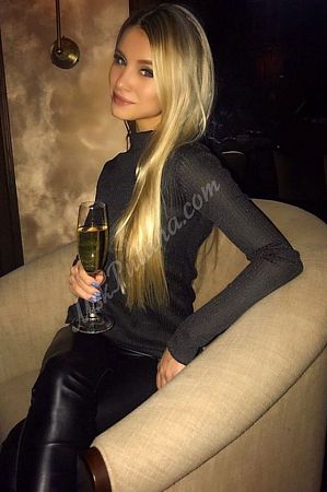 ЕЛЕЯ, метро Полянка