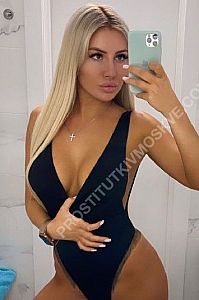 Оля, метро Александровский сад