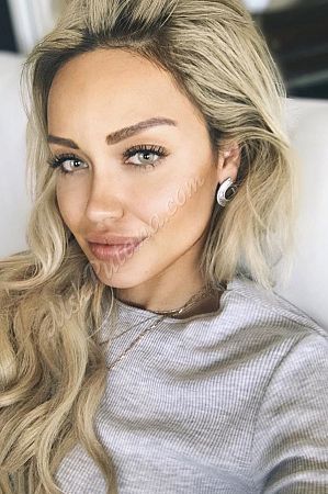 Мона, метро Парк культуры