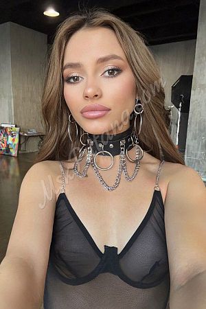 Аврора, метро Крымская